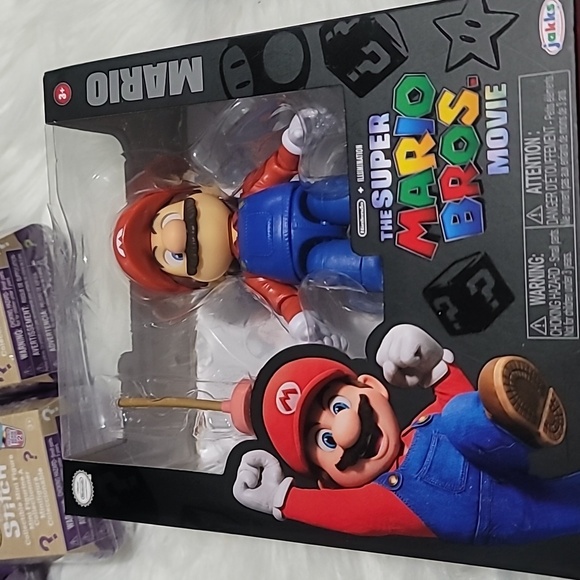 Mario 5 " Figure with Plunger - Picture 1 of 3